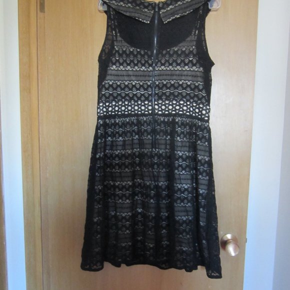 NWT - NEIMAN MARCUS Women's Black Fancy Dress Size 14  Lace Lined Sleeveless - Picture 2 of 13